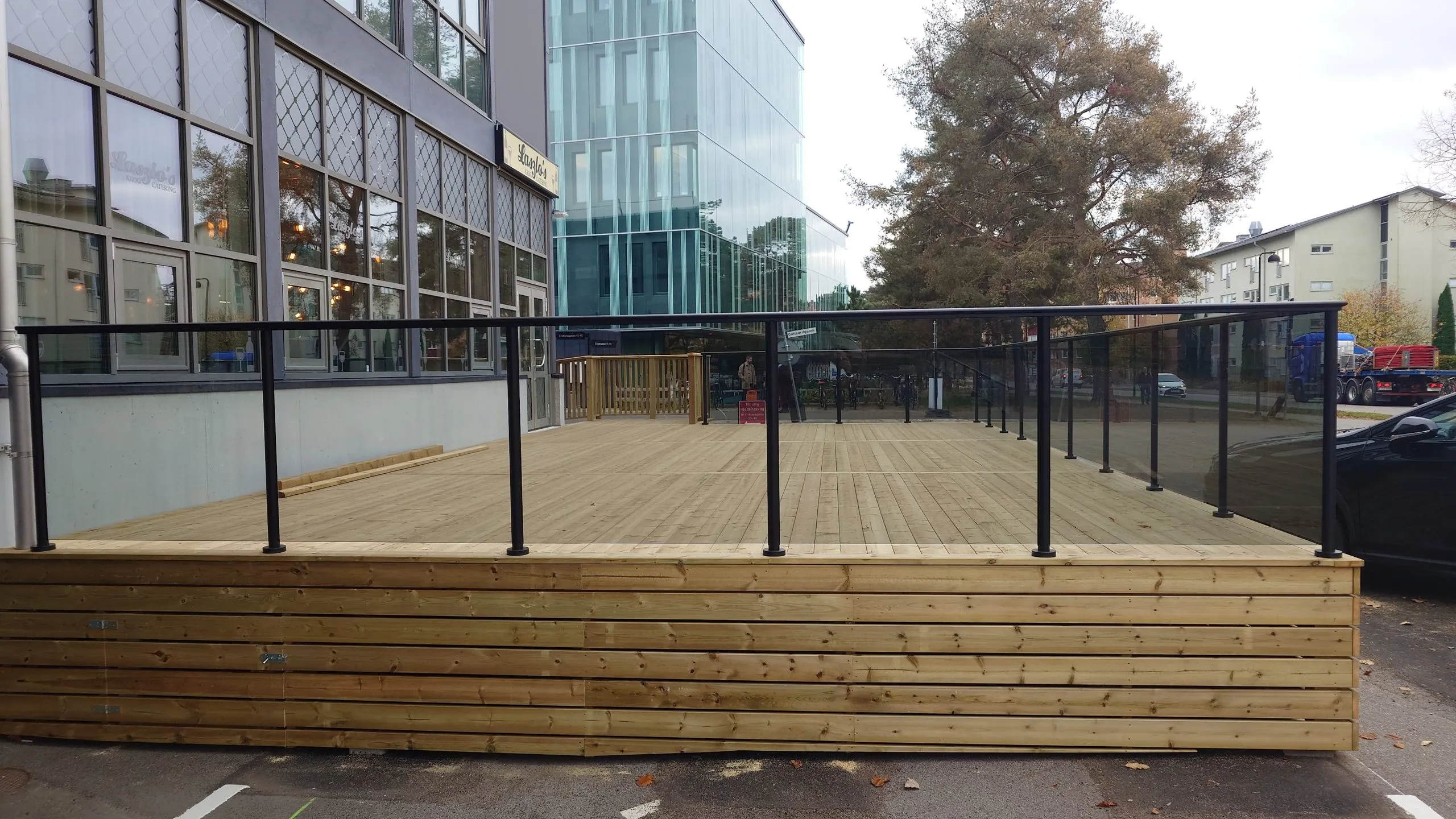 Glasräcken med aluminiumstolpar - Bild 2