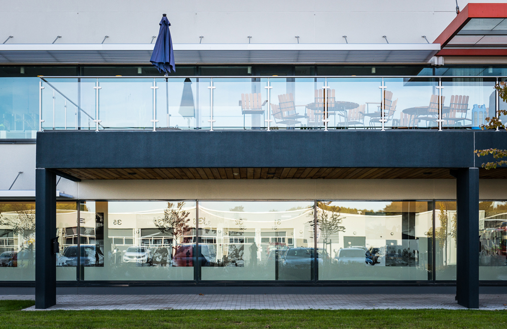 Glasräcken med aluminiumstolpar - Bild 9